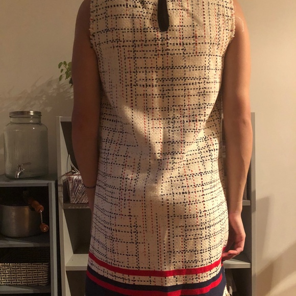 Sleeveless dress - Picture 3 of 5